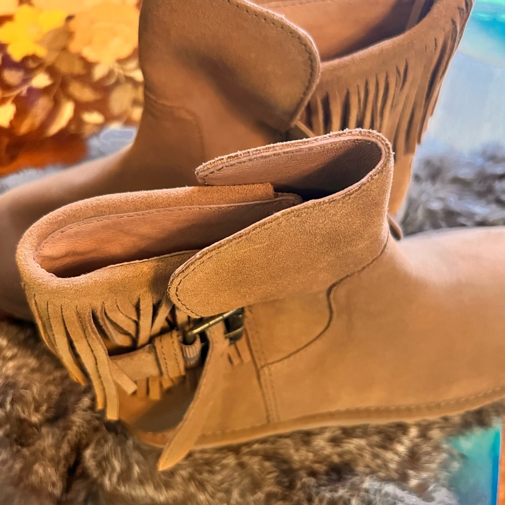 UGG SIZE 8
